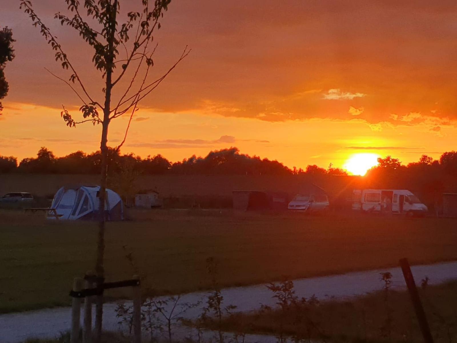 De Hazelaarshof Luxe Glampingtent Bij Natuurgebied De Millingerwaard Kekerdom Екстер'єр фото